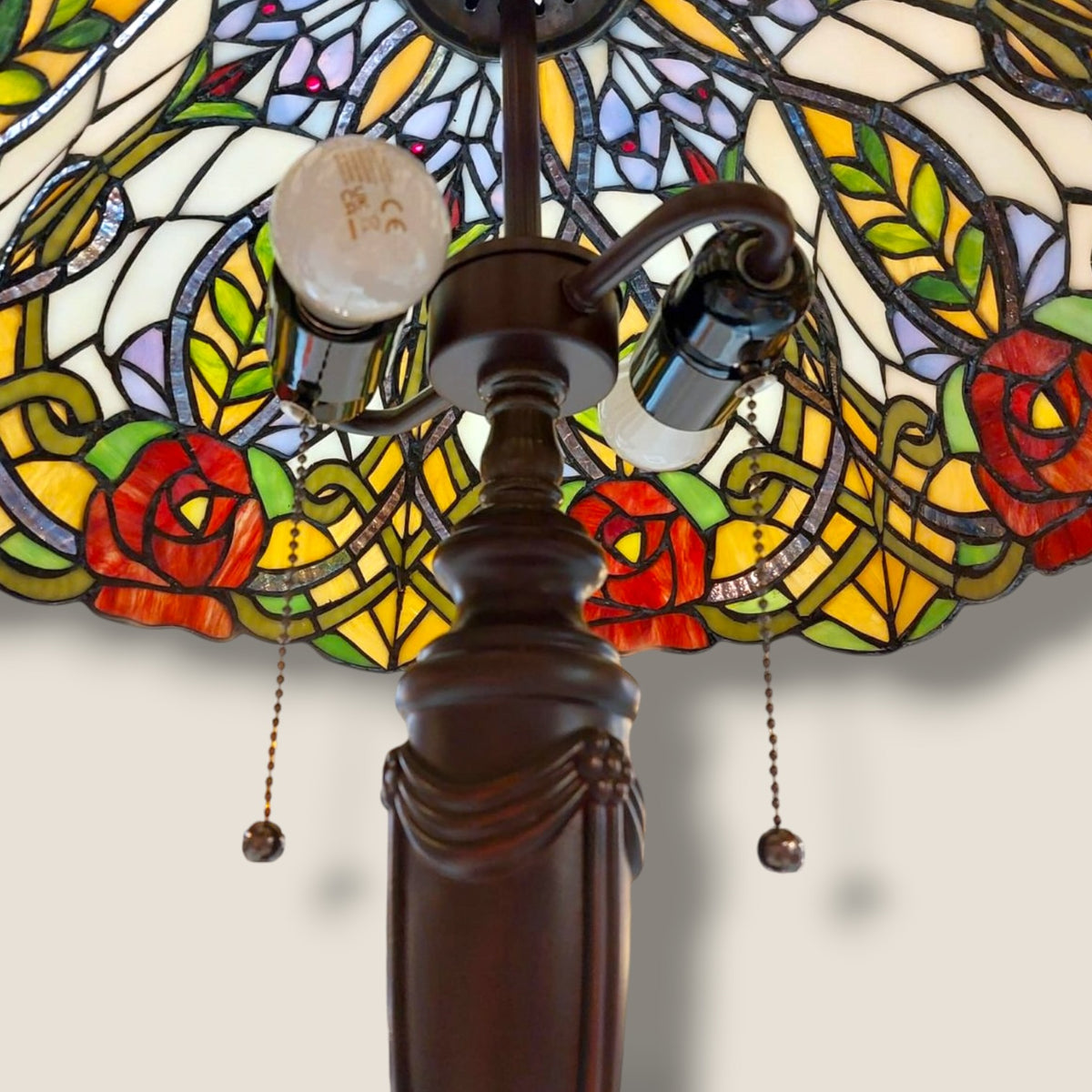 Lampe Tiffany Florale Multicolore – Rose & Feuillages Art Nouveau