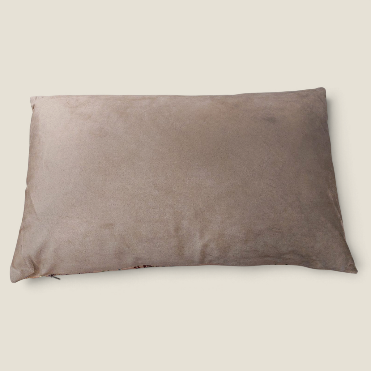 Coussin rectangulaire Depuis des lustres en velours gris uni avec fermeture zippée discrète