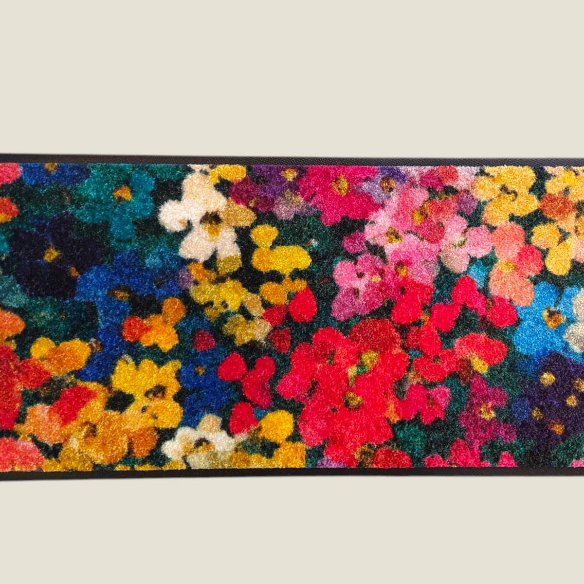 Tapis de couloir Depuis des lustres Mille Fleurs en polyamide avec motif floral coloré impressionniste sur fond sombre