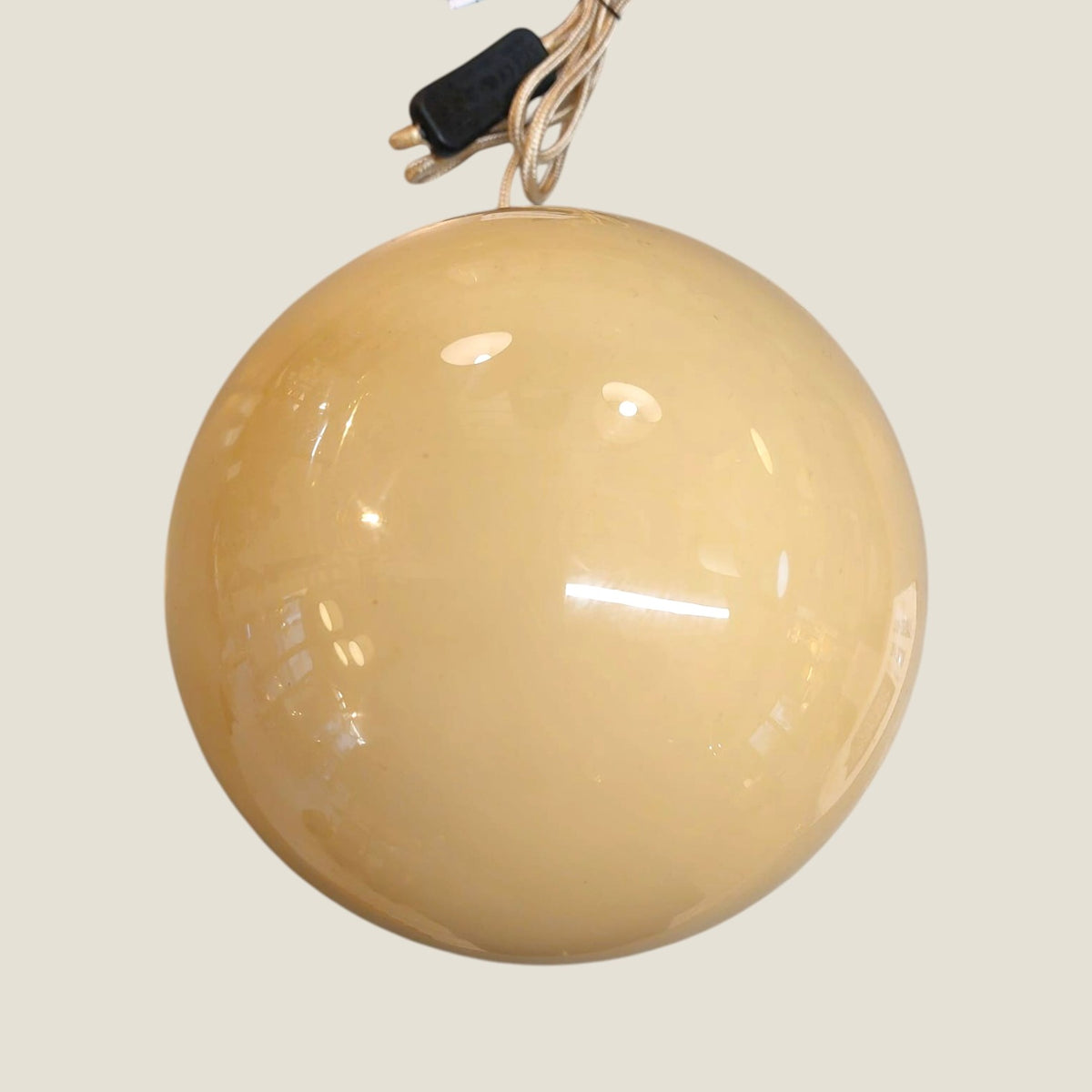 Depuis des lustres CADES mushroom table lamp in beige opaline glass with a round, bulbous silhouette.