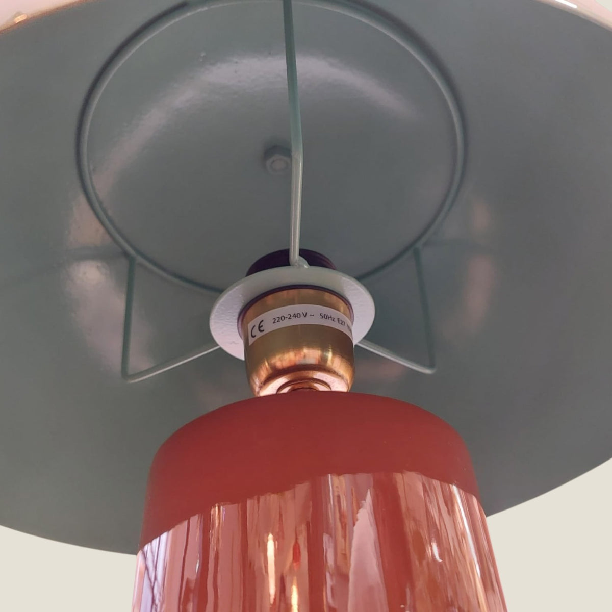Depuis des lustres CADES vintage metal table lamp with sage green dome shade and terracotta cylindrical base