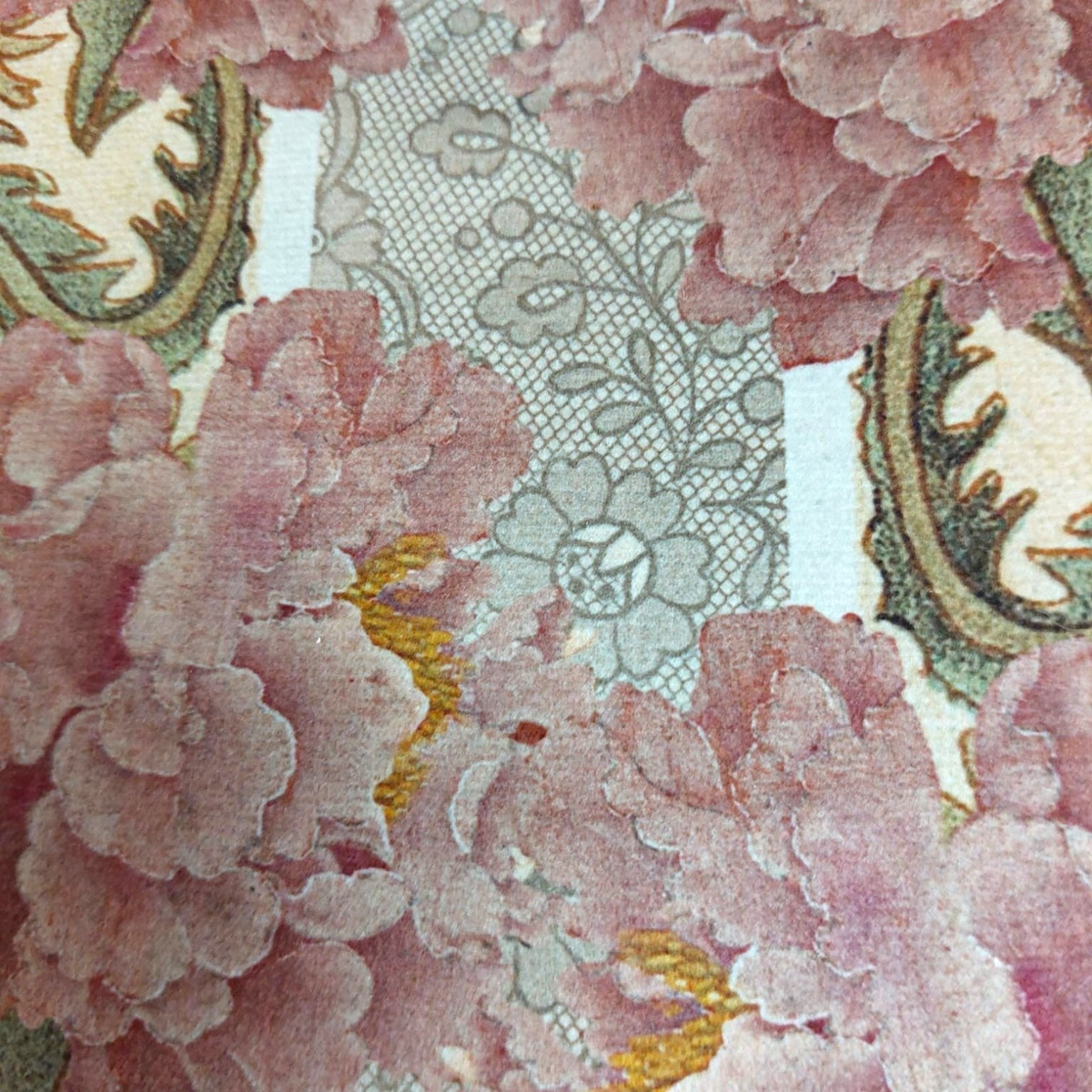 Depuis des lustres velvet cushion fabric with pink floral and lace pattern detail
