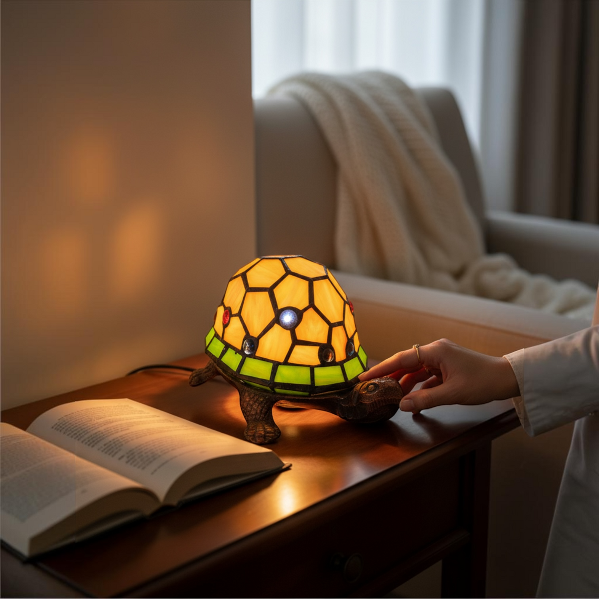 Lampe tortue vitrail style Tiffany – Ambre, vert & bronze